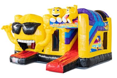 Hier zie je een emoji springkussen groot wat te huur is